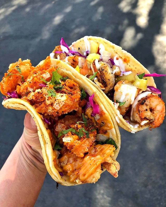 Can we #taco about the amount of LOVE going on in this photo?! 🌮🌮🌮 Get your fix with #chicken, #porkbelly, #asada, and #shrimp from @doschinos! 🤤🤤🤤 #DosChinos #TRADEIrvine #FoodBeast
