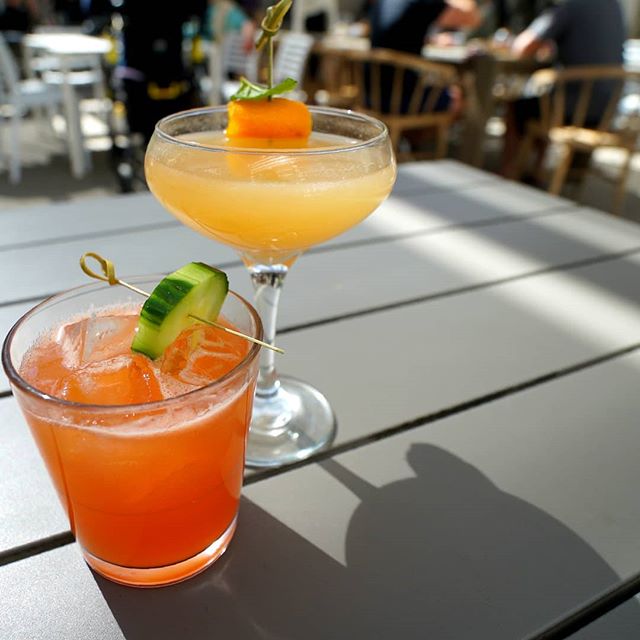 The #sun is shining and the days are longer, which means you can sit on the outdoor patio and sip on #freshly made #cocktails from @centerhub_bar a little bit longer 🍹#HappyHour happening every Monday thru Friday from 3pm to 6pm and Saturday and Sunday from 11am to 2pm 📷 @christopherabouabdo ☀️ #CenterHubBar #TRADEIrvine #SummerVibes